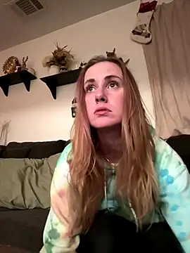 Snapshot of ClumsyLink chatting on December 22, 2025, 7:19 am ClumsyLink online show from December 22, 2025, 7:19 am