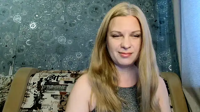 Snapshot of BlondeFox chatting on June 18, 2026, 3:05 am BlondeFox online show from June 18, 2026, 3:05 am