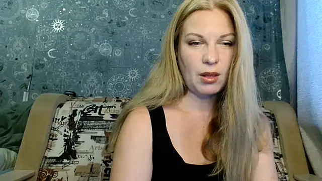 Snapshot of BlondeFox chatting on July 23, 2026, 4:10 am BlondeFox online show from July 23, 2026, 4:10 am