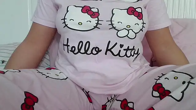 Snapshot of RealLittleRedRidingHood chatting on February 8, 2025, 1:01 pm RealLittleRedRidingHood online show from February 8, 2025, 1:01 pm