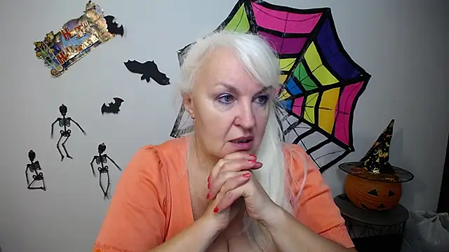Snapshot of BlondyLeeBest chatting on October 26, 2025, 7:47 pm BlondyLeeBest online show from October 26, 2025, 7:47 pm