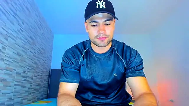 Snapshot of nicolas_herrera chatting on December 20, 2024, 12:19 am nicolas herrera online show from December 20, 2024, 12:19 am
