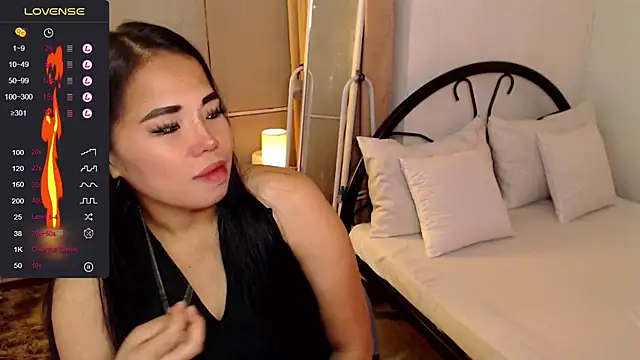 Snapshot of delicious_alice chatting on October 24, 2025, 6:12 am delicious alice online show from October 24, 2025, 6:12 am