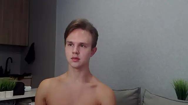 Snapshot of MartinMendez chatting on October 5, 2025, 7:43 am MartinMendez online show from October 5, 2025, 7:43 am