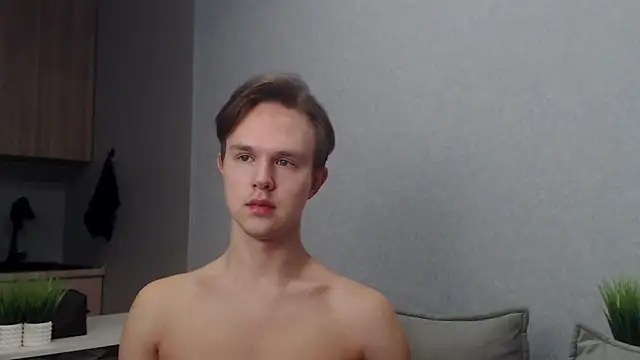 Snapshot of MartinMendez chatting on December 14, 2025, 8:09 am MartinMendez online show from December 14, 2025, 8:09 am