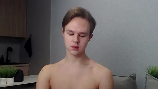 Snapshot of MartinMendez chatting on December 19, 2025, 9:22 am MartinMendez online show from December 19, 2025, 9:22 am