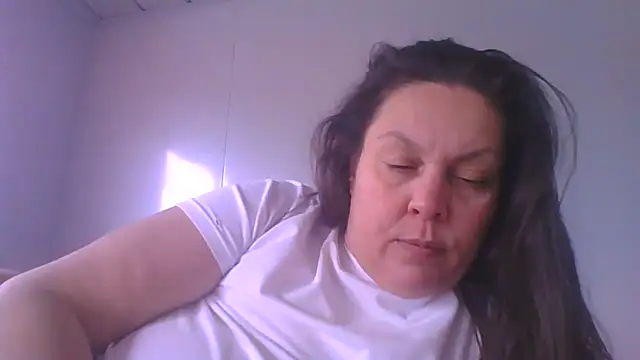 fulloferotic online show from April 17, 2026, 1:14 pm