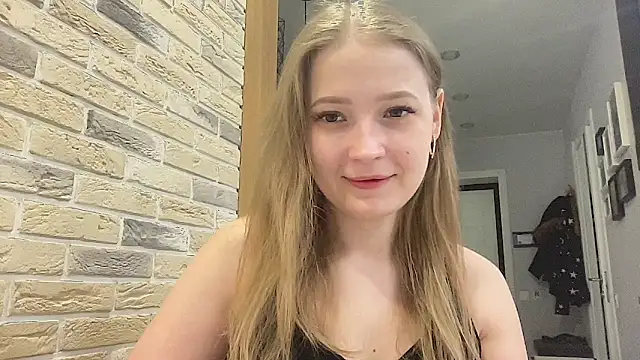 Snapshot of CharmingSarah chatting on March 26, 2026, 4:38 pm CharmingSarah online show from March 26, 2026, 4:38 pm