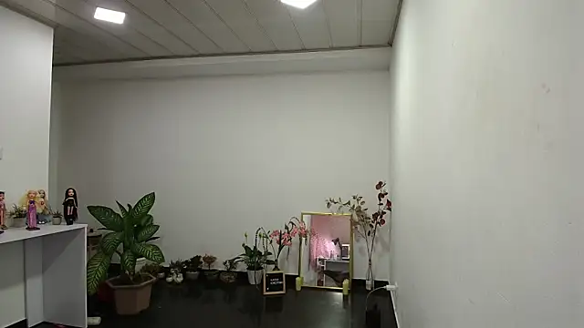 NicoleCortez online show from March 7, 2025, 1:42 am