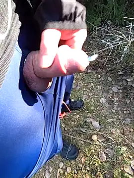 Papiercedbisex online show from April 9, 2026, 6:19 am