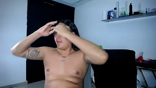 junaiker roa online show from November 1, 2025, 1:23 am