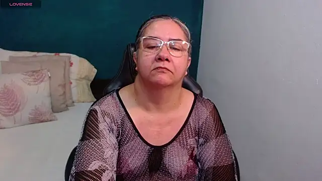 Snapshot of scaelettdubois chatting on April 22, 2026, 1:56 am scaelettdubois online show from April 22, 2026, 1:56 am