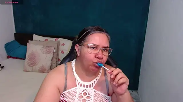 Snapshot of scaelettdubois chatting on May 23, 2026, 12:20 am scaelettdubois online show from May 23, 2026, 12:20 am