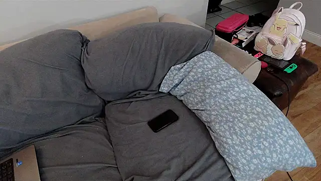 Snapshot of EmoDream1998 chatting on March 12, 2025, 1:58 am EmoDream1998 online show from March 12, 2025, 1:58 am