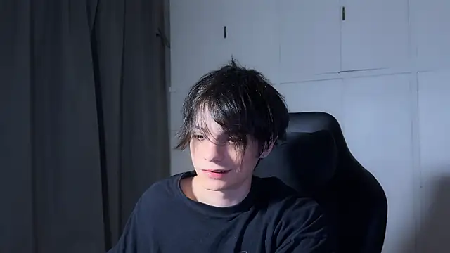 Snapshot of SasukeUhchiaa chatting on February 3, 2026, 1:16 am SasukeUhchiaa online show from February 3, 2026, 1:16 am