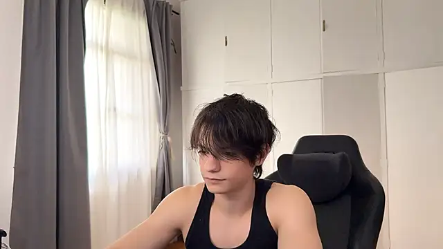 Snapshot of SasukeUhchiaa chatting on March 20, 2026, 6:09 pm SasukeUhchiaa online show from March 20, 2026, 6:09 pm