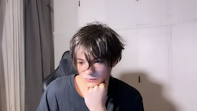 Snapshot of SasukeUhchiaa chatting on February 12, 2026, 2:11 am SasukeUhchiaa online show from February 12, 2026, 2:11 am