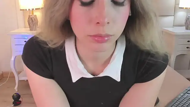 Meredit Lane online show from February 19, 2025, 6:33 am