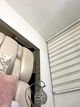 ALISSON FOXXX1 online show from November 14, 2025, 11:08 pm