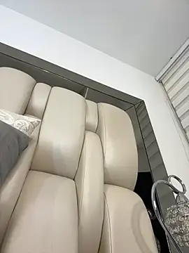 ALISSON FOXXX1 online show from October 15, 2025, 8:50 pm