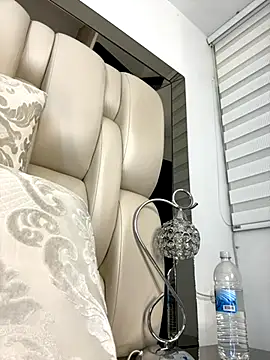 ALISSON FOXXX1 online show from October 24, 2025, 8:52 pm