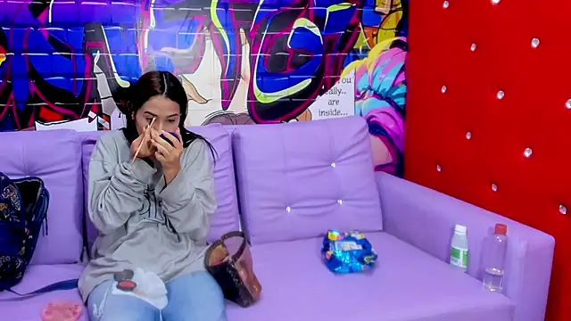 miacam-hot online show from December 21, 2025, 12:18 pm