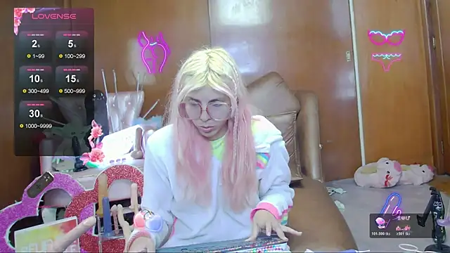 Skinygirl online show from November 15, 2025, 11:31 pm