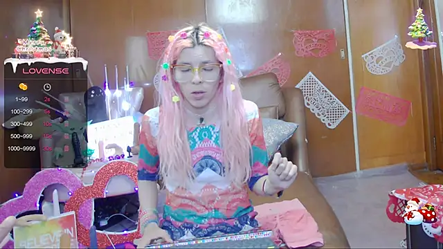 Snapshot of Skinygirl chatting on February 6, 2025, 11:04 pm Skinygirl online show from February 6, 2025, 11:04 pm