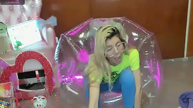 Snapshot of Skinygirl chatting on February 27, 2026, 11:59 pm Skinygirl online show from February 27, 2026, 11:59 pm