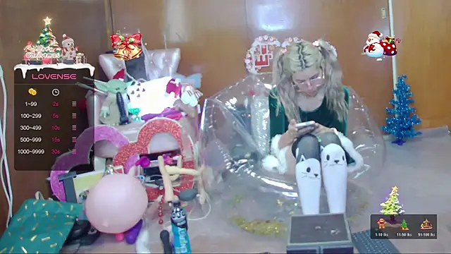 Skinygirl online show from December 17, 2025, 9:20 pm