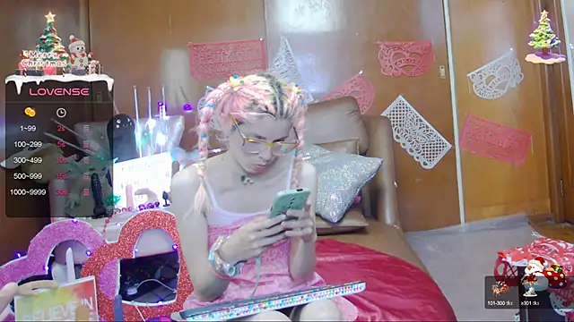 Snapshot of Skinygirl chatting on February 5, 2025, 11:06 pm Skinygirl online show from February 5, 2025, 11:06 pm