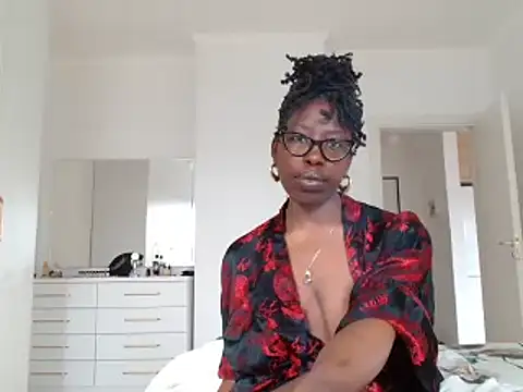 Snapshot of MadamIndigo chatting on March 3, 2026, 7:59 am MadamIndigo online show from March 3, 2026, 7:59 am