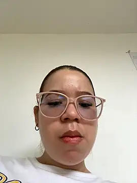 Lucyklein2022 online show from March 29, 2026, 4:41 pm