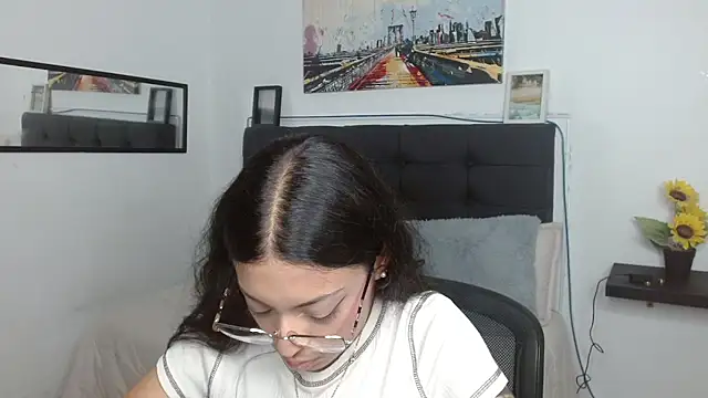 Snapshot of vaness_weet chatting on November 13, 2025, 8:13 pm vaness weet online show from November 13, 2025, 8:13 pm