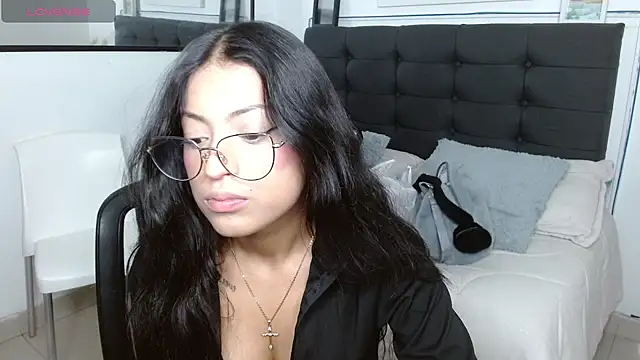 Snapshot of vaness_weet chatting on November 2, 2025, 7:52 pm vaness weet online show from November 2, 2025, 7:52 pm