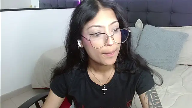 Snapshot of vaness_weet chatting on April 19, 2026, 8:00 pm vaness weet online show from April 19, 2026, 8:00 pm