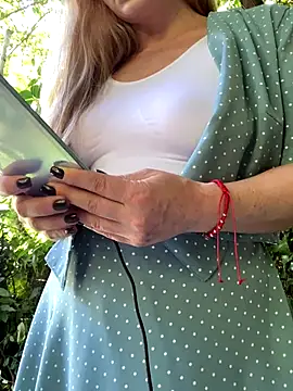 Lady  Maria online show from September 24, 2025, 9:49 am