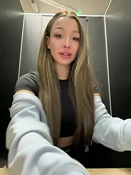 Snapshot of barbiehumpxxx chatting on April 3, 2026, 11:55 pm barbiehumpxxx online show from April 3, 2026, 11:55 pm