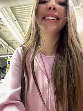 Snapshot of barbiehumpxxx chatting on March 22, 2026, 9:49 pm barbiehumpxxx online show from March 22, 2026, 9:49 pm