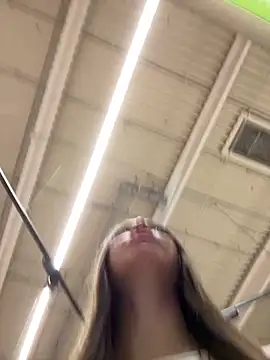 Snapshot of barbiehumpxxx chatting on March 3, 2026, 10:17 pm barbiehumpxxx online show from March 3, 2026, 10:17 pm