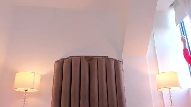 Snapshot of Emma_Torres__ chatting on March 16, 2025, 12:33 pm Emma Torres online show from March 16, 2025, 12:33 pm