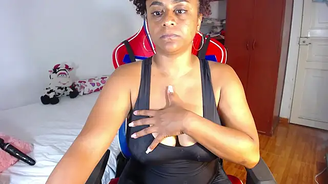 Snapshot of BellaKarla chatting on January 7, 2026, 11:32 pm BellaKarla online show from January 7, 2026, 11:32 pm