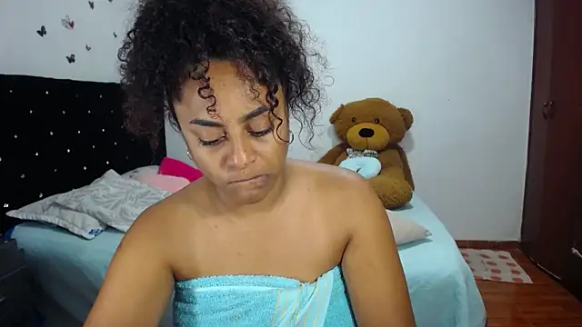 Snapshot of BellaKarla chatting on November 8, 2025, 1:58 pm BellaKarla online show from November 8, 2025, 1:58 pm