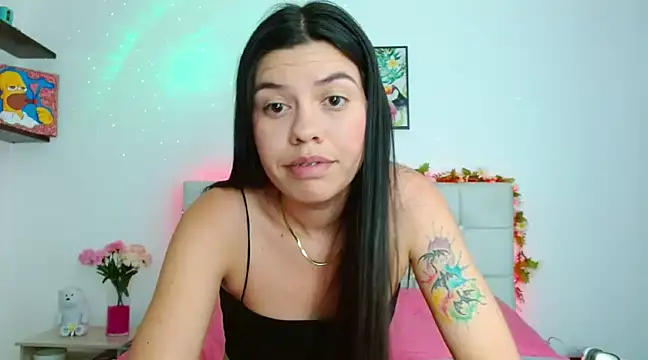 Snapshot of Layla_Rachel chatting on December 11, 2024, 2:09 am Layla Rachel online show from December 11, 2024, 2:09 am