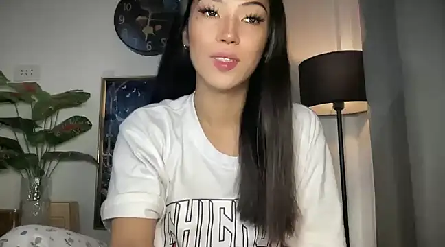 Bella Gordon online show from February 16, 2025, 10:33 pm