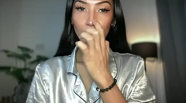 Bella Gordon online show from February 23, 2025, 8:49 am