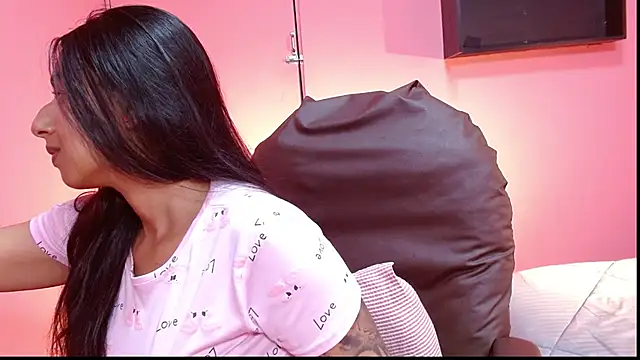Snapshot of Desipleasure chatting on March 18, 2025, 8:16 pm Desipleasure online show from March 18, 2025, 8:16 pm