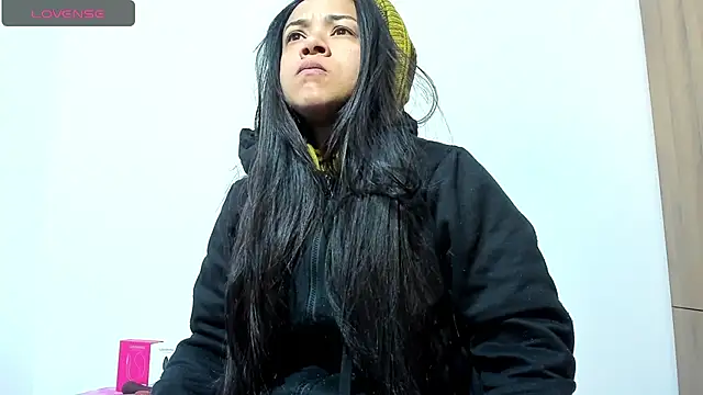 Bessie32 online show from December 18, 2025, 10:52 am