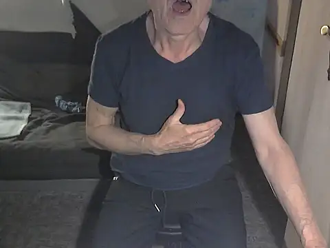 Snapshot of kiam471 chatting on April 7, 2026, 10:33 pm kiam471 online show from April 7, 2026, 10:33 pm