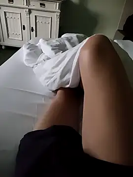 kiam471 online show from October 19, 2025, 5:32 am